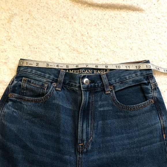 American Eagle MOM High Rise Jeans Size 0 - Picture 6 of 8